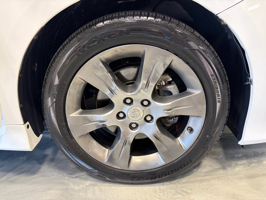 Used 2017 Toyota Sienna SE FWD image 28