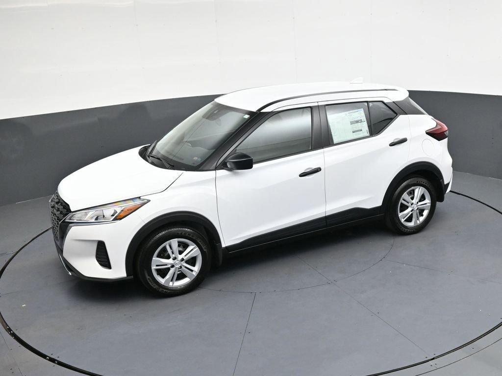 Certified 2025 Nissan Kicks Play S FWD image 28