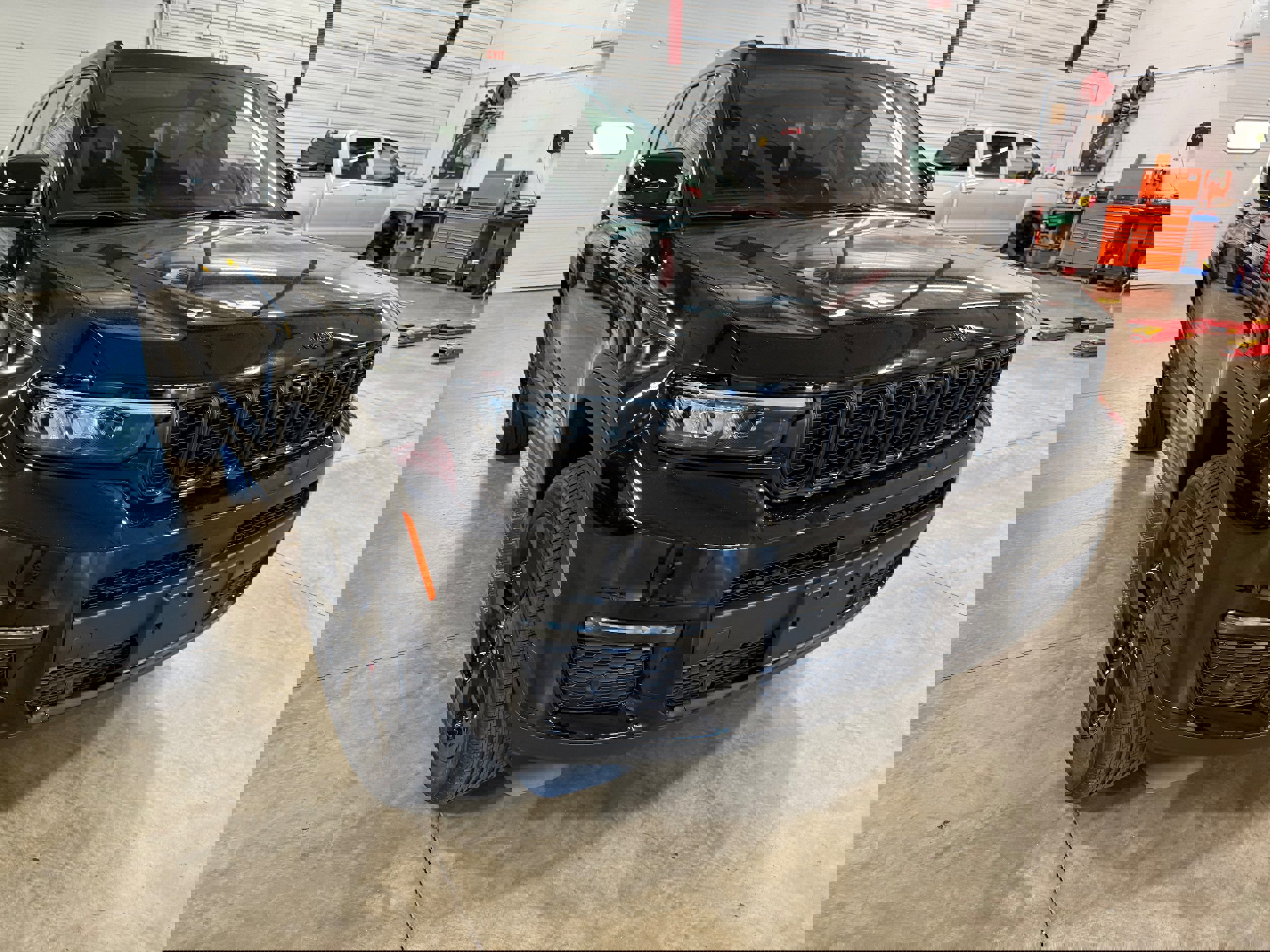 New 2025 Jeep Grand Cherokee L Limited image 1