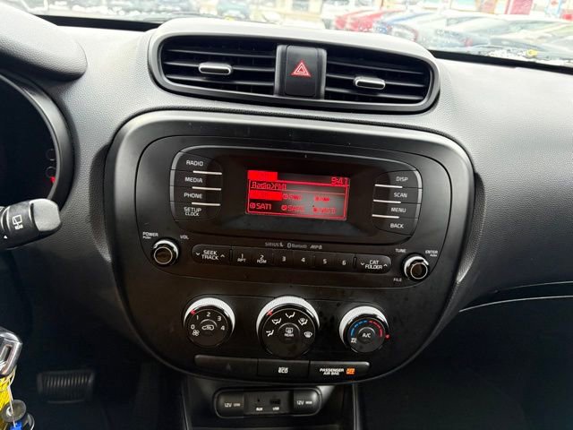 Used 2015 Kia Soul image 14