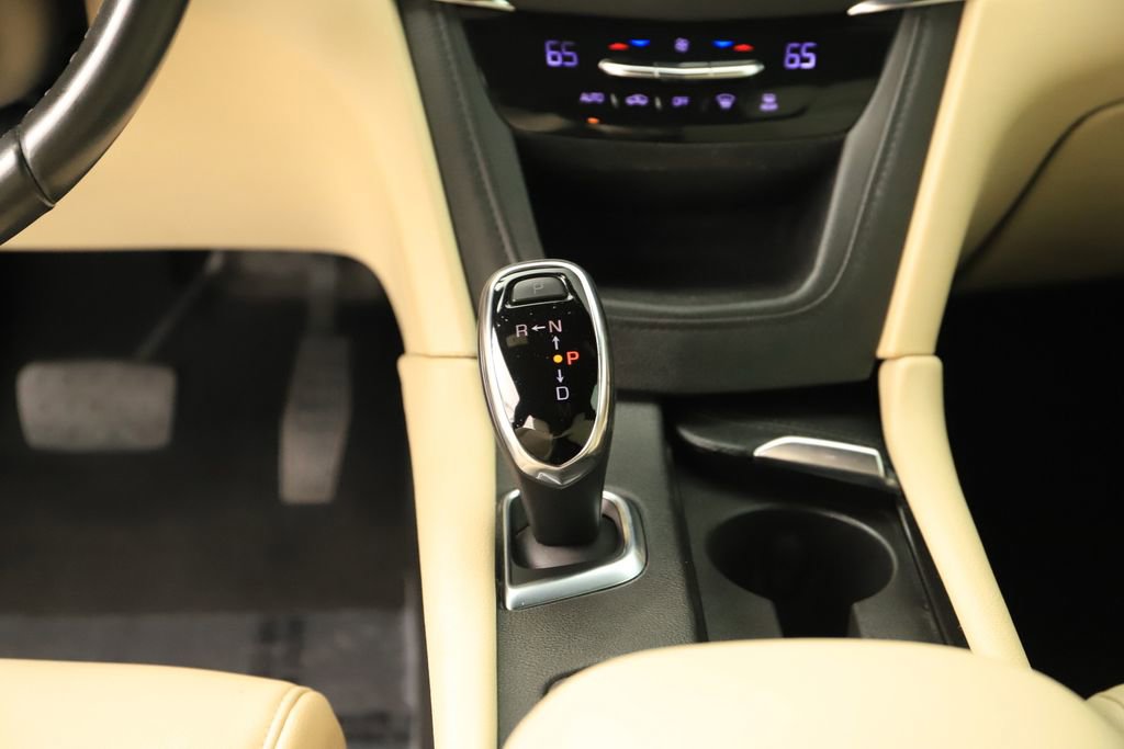Used 2019 Cadillac XT5 FWD image 36