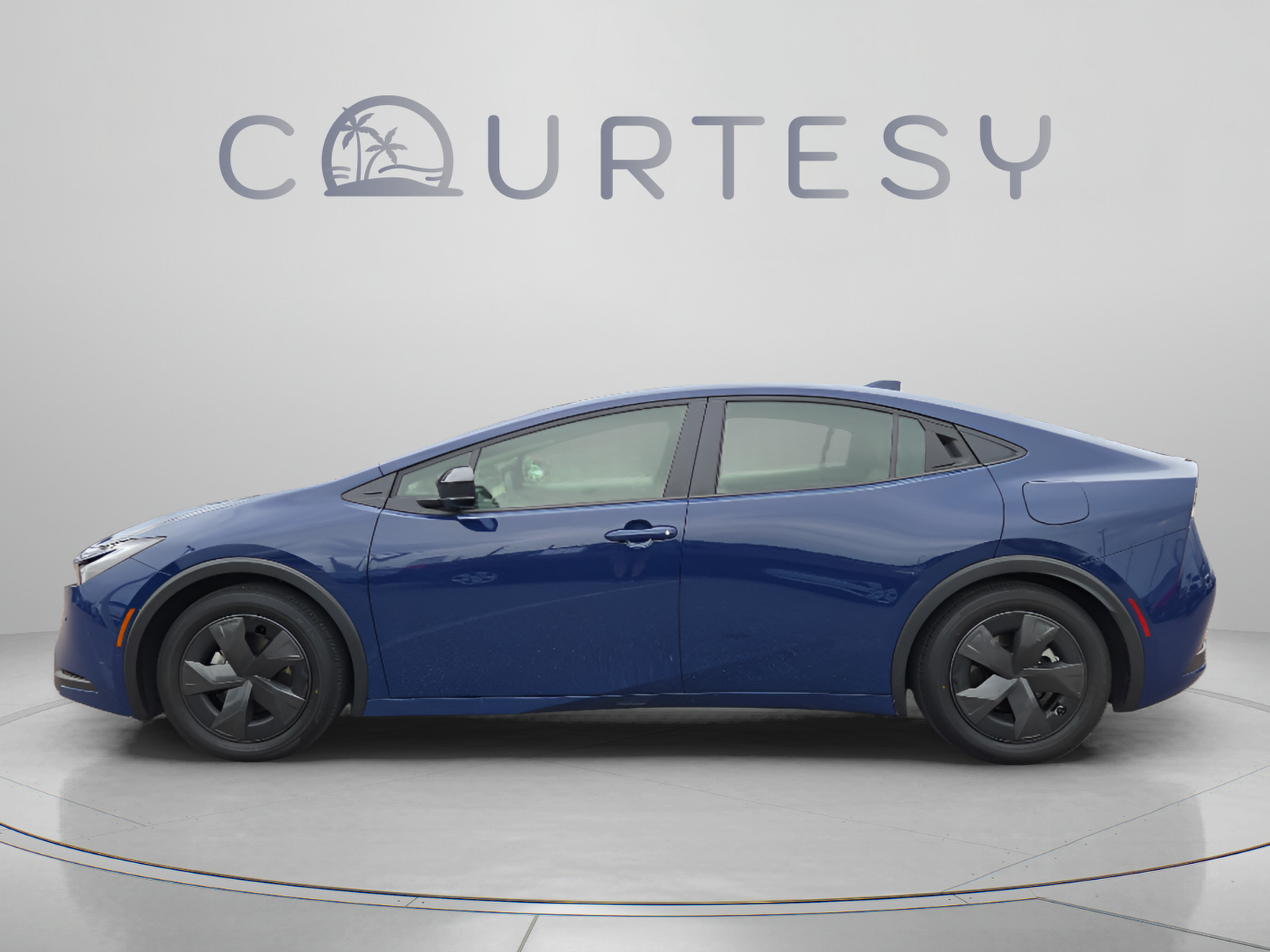 Certified 2025 Toyota Prius LE FWD image 2