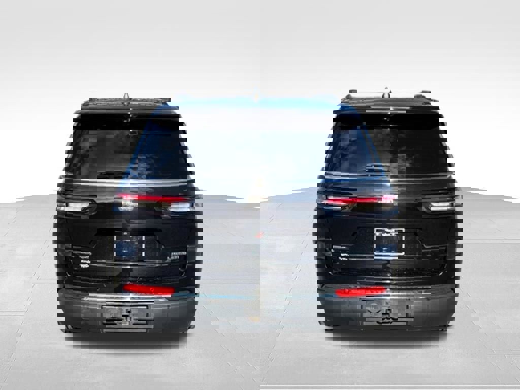 Used 2021 Jeep Grand Cherokee L Limited w/ Luxury Tech Group II image 4