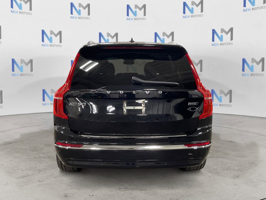 Used 2023 Volvo XC90 B5 Plus w/ Protection Package Premier image 4