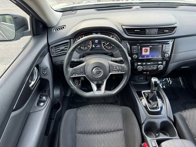 Used 2018 Nissan Rogue SV image 5