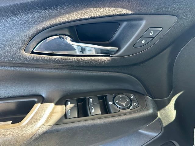 Used 2023 Chevrolet Equinox LT image 26