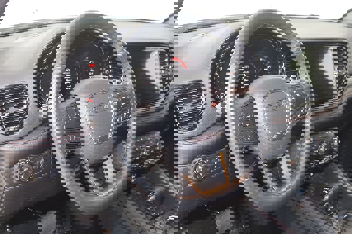 Used 2025 Dodge Durango GT image 6