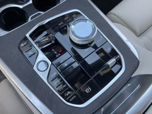 Used 2026 BMW X7 M60i image 23