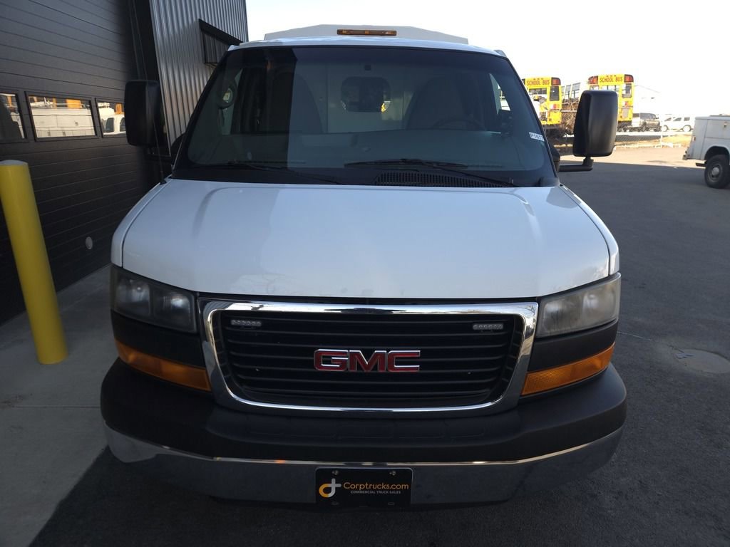 Used 2015 GMC Savana 3500 image 9