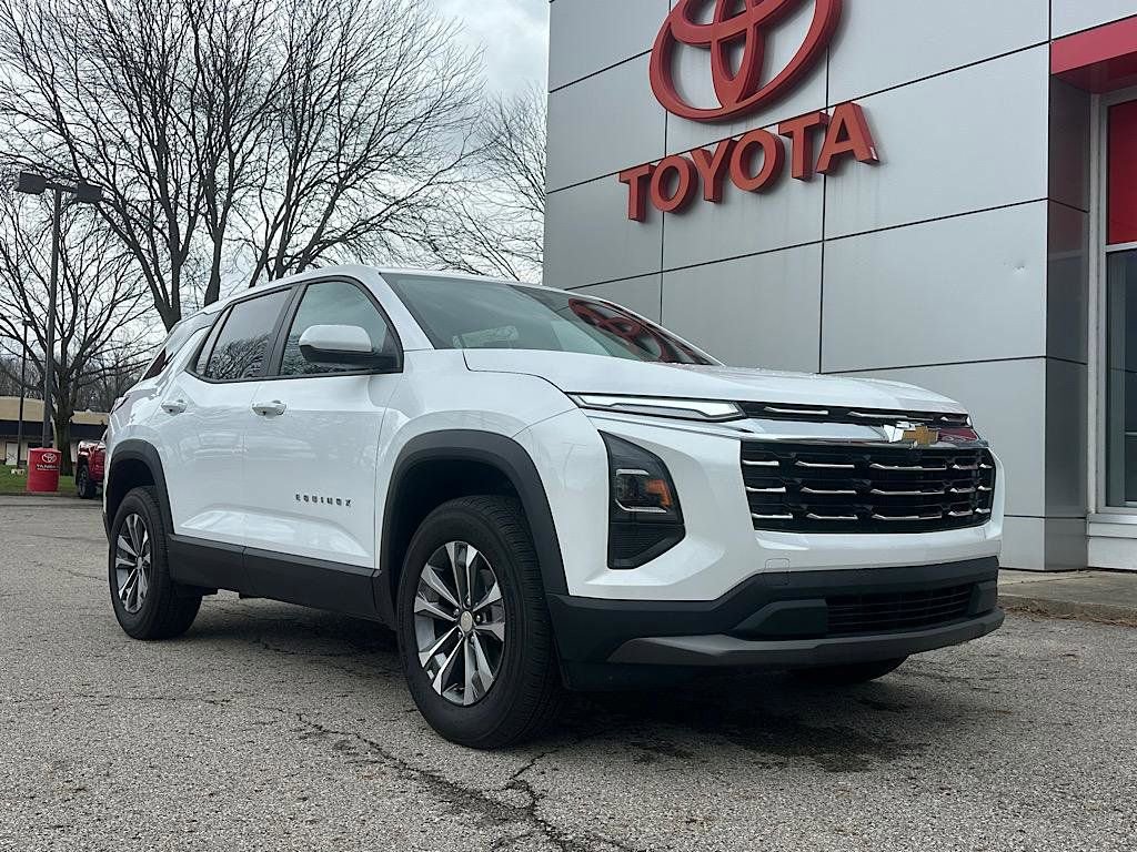 Used 2026 Chevrolet Equinox LT w/ Convenience Package II image 8