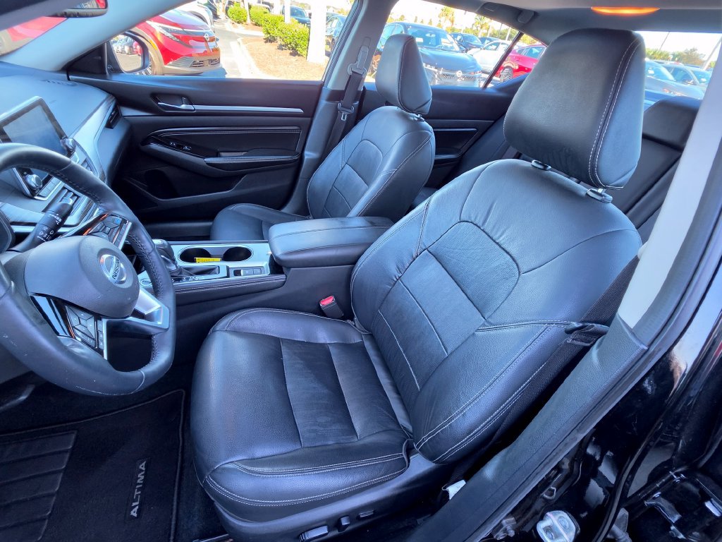 Used 2020 Nissan Altima 2.5 SL FWD image 13