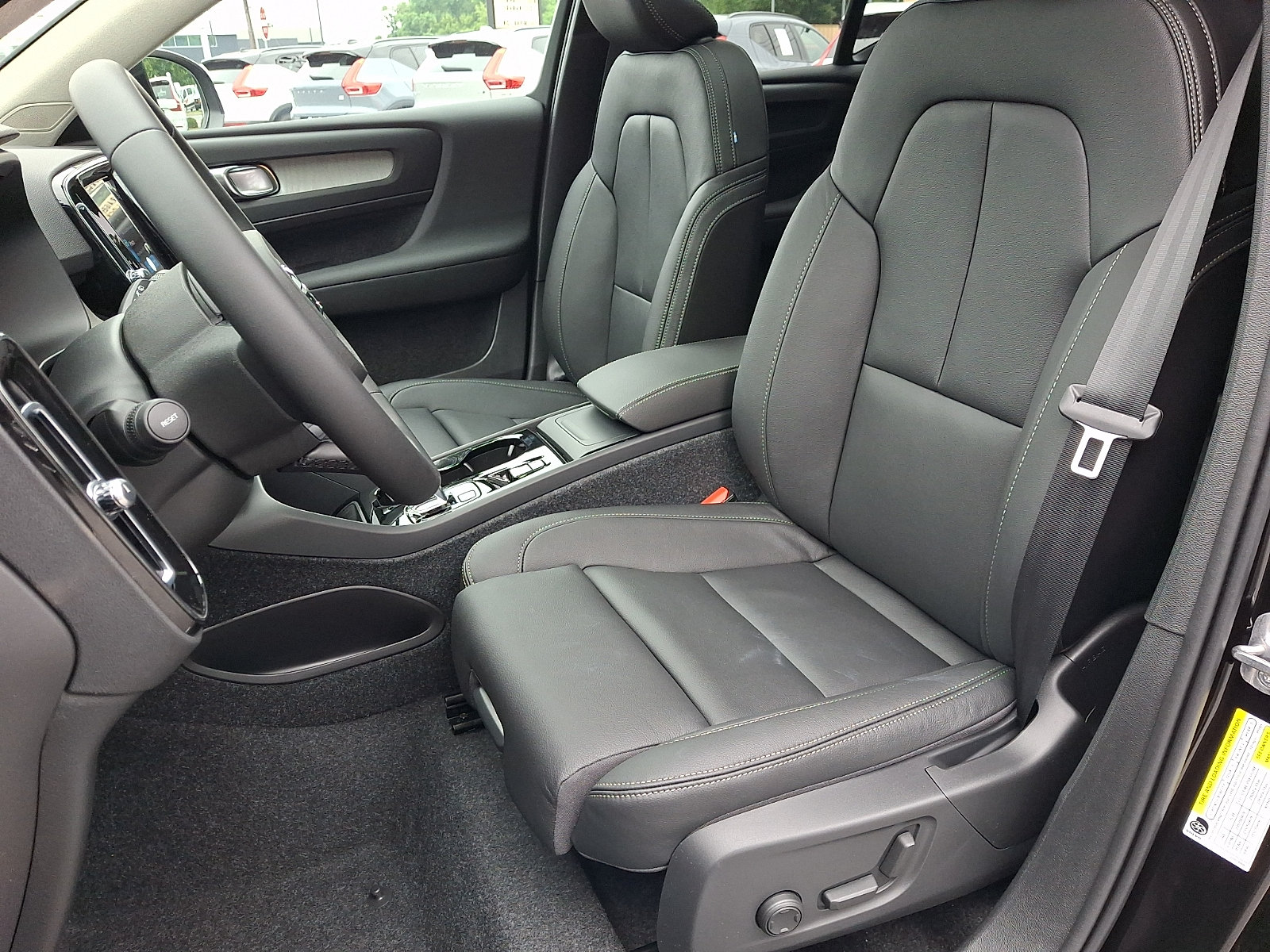 New 2026 Volvo XC40 B5 Plus w/ Protection Package Premier AWD/4WD image 8