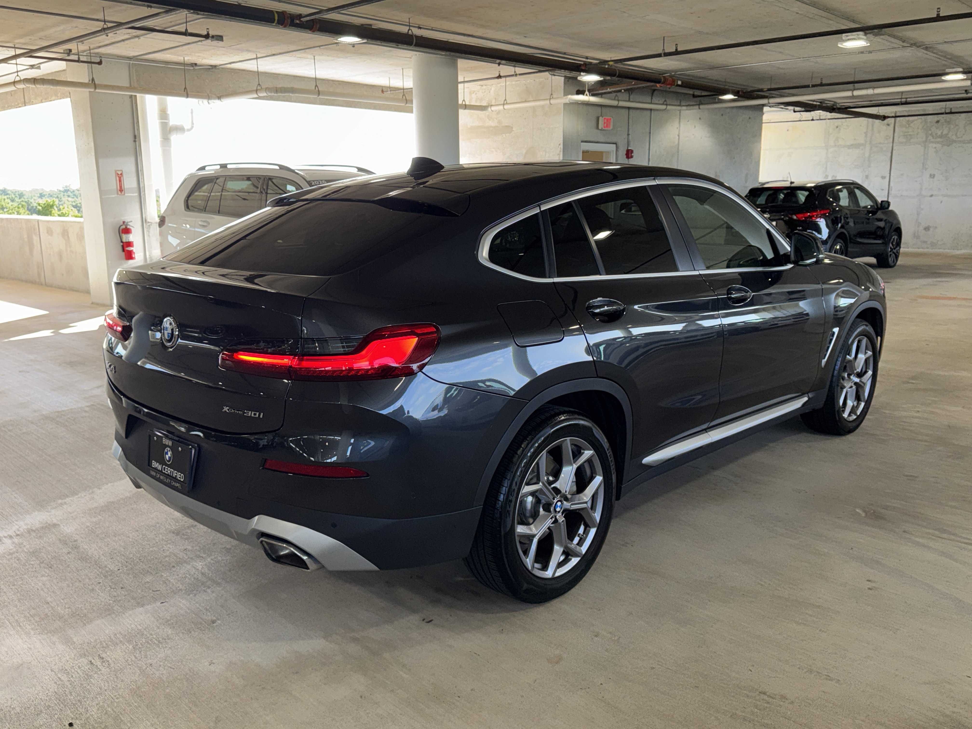 Used 2025 BMW X4 xDrive30i AWD/4WD image 8
