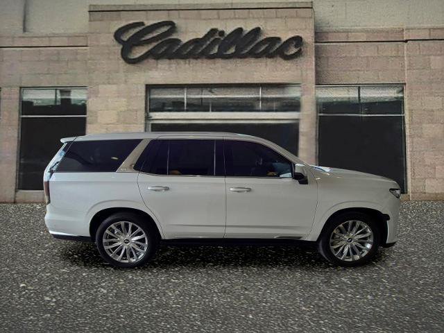 Used 2022 Cadillac Escalade Premium Luxury w/ Performance Package AWD/4WD image 6