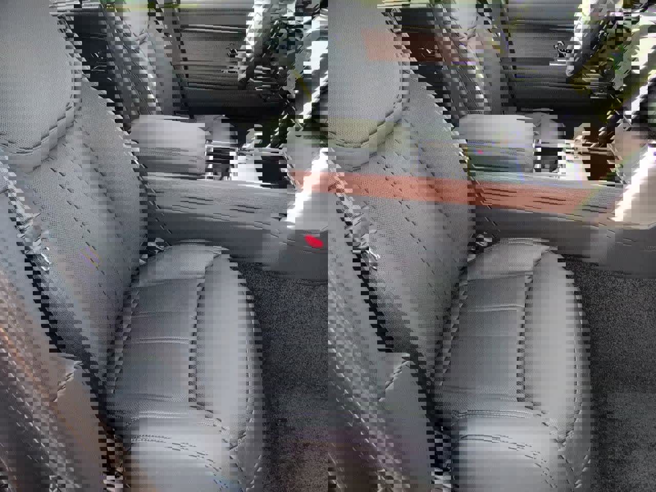 New 2026 Land Rover Range Rover SE image 23