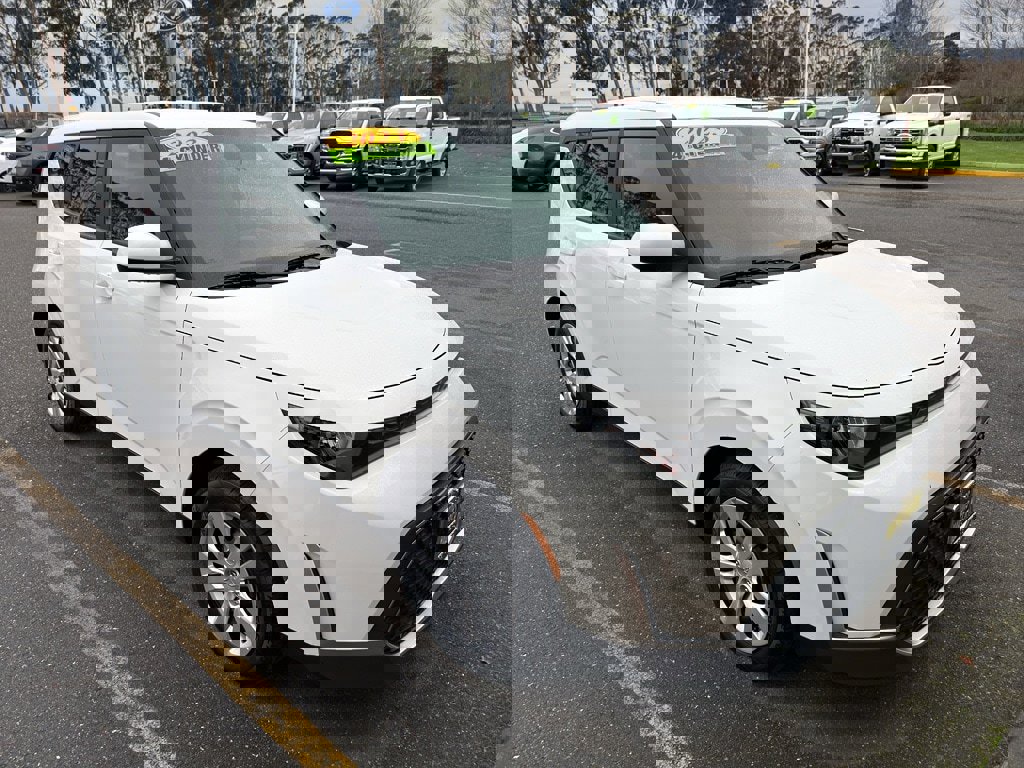 Used 2023 Kia Soul LX image 7