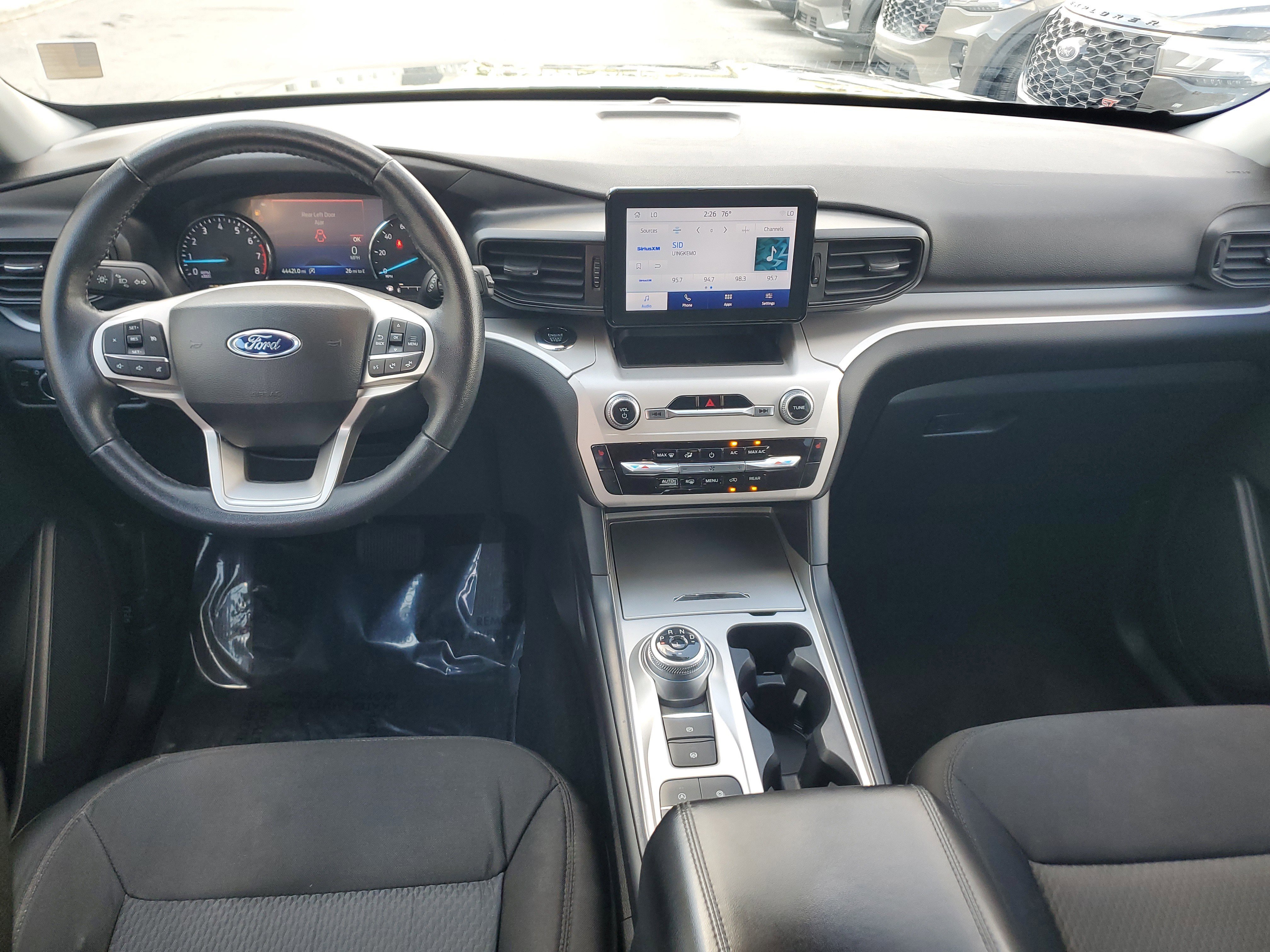 Used 2023 Ford Explorer XLT image 18