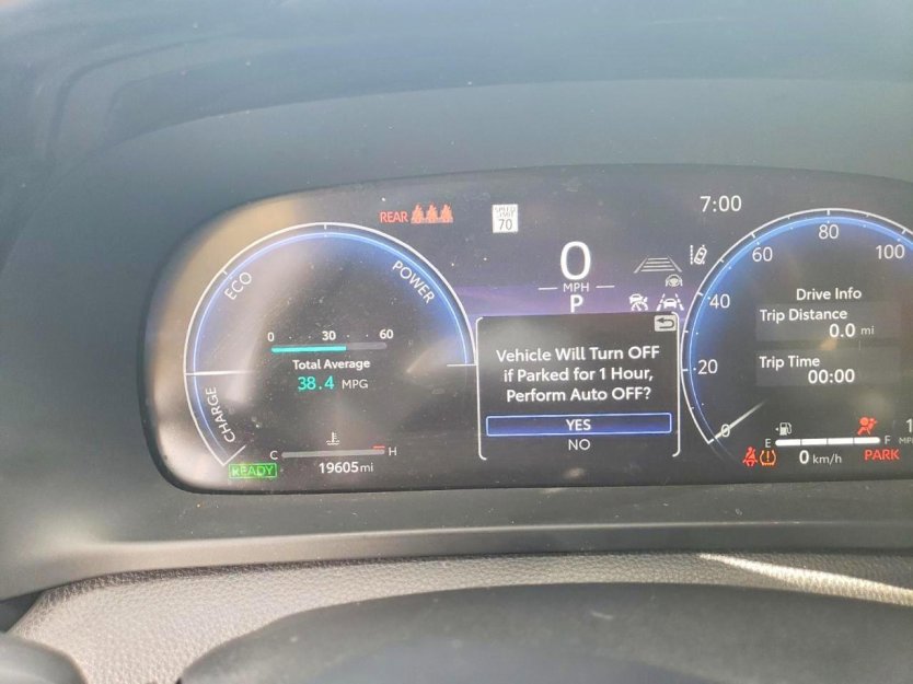 Used 2023 Toyota Crown XLE image 8