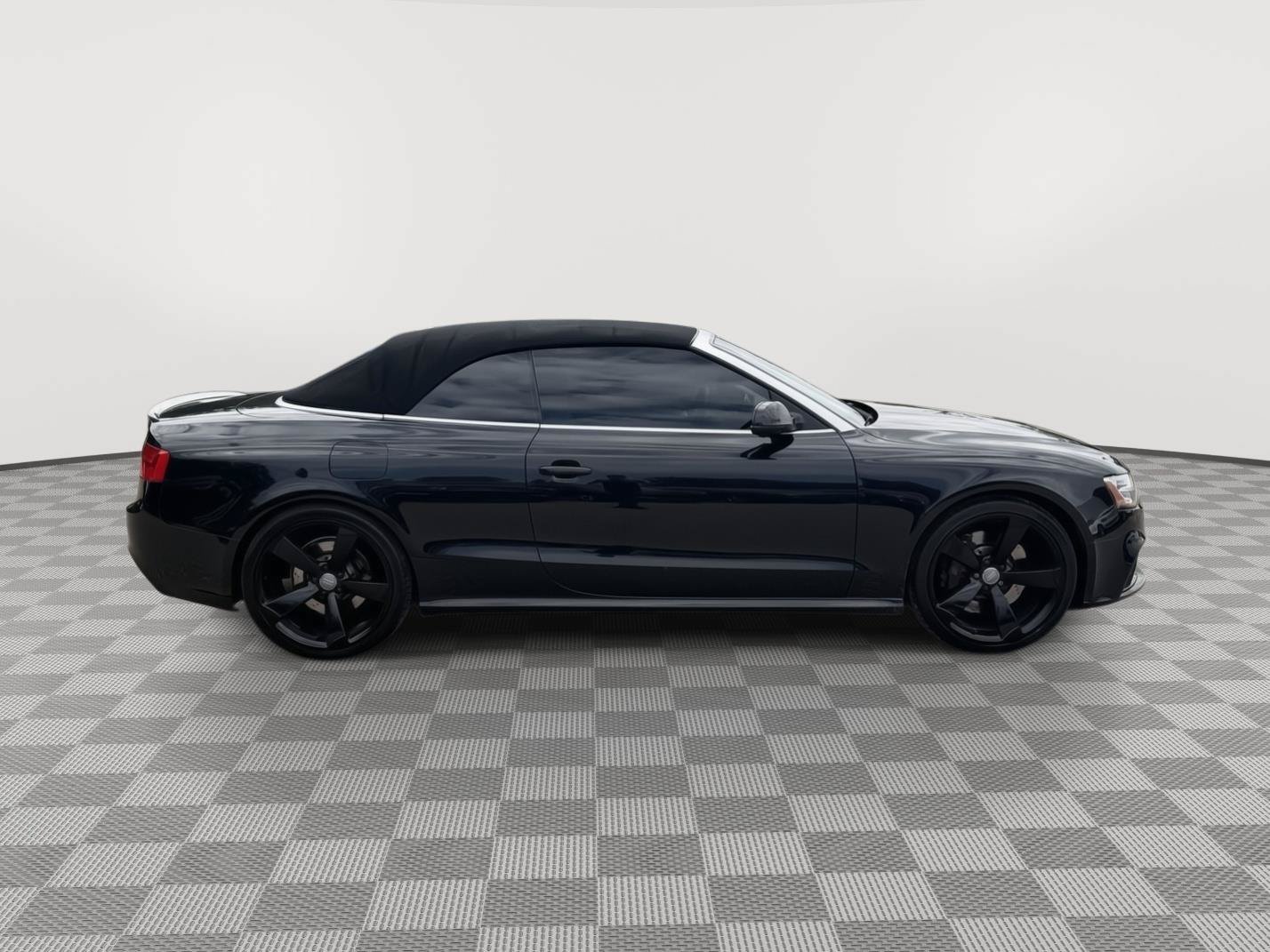 Used 2014 Audi RS 5 Cabriolet w/ Black Optic Package AWD/4WD image 17