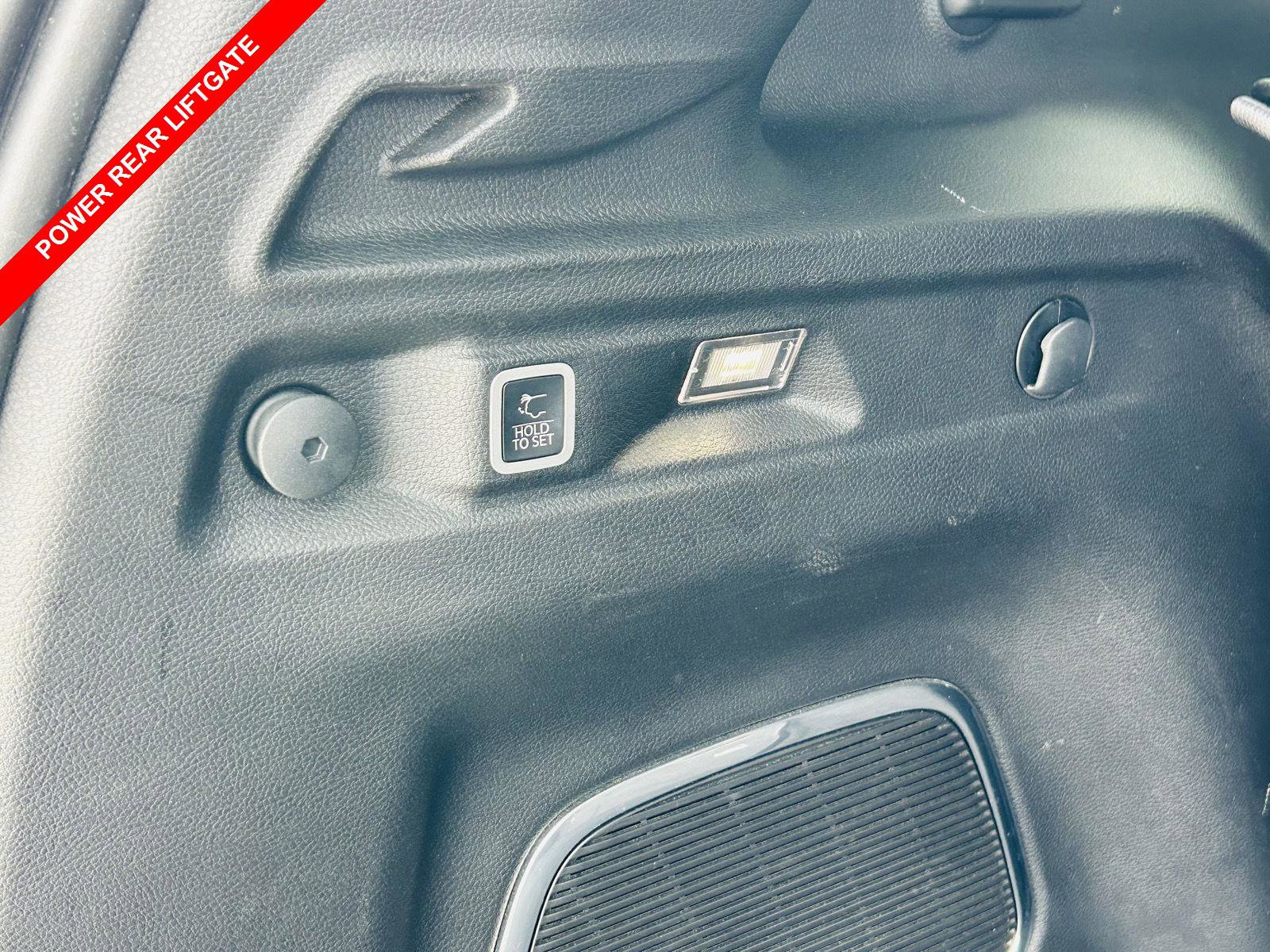 Used 2022 Jeep Grand Cherokee L Limited w/ Luxury Tech Group II image 16