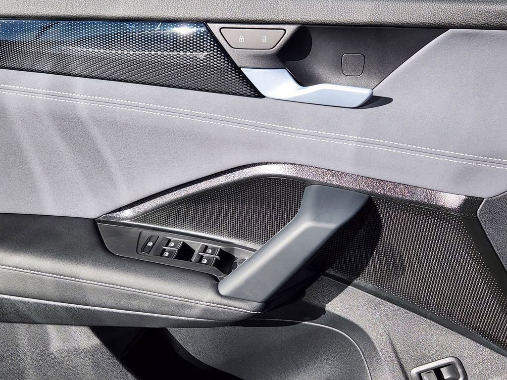 New 2026 Volkswagen Tiguan SE R-Line image 13