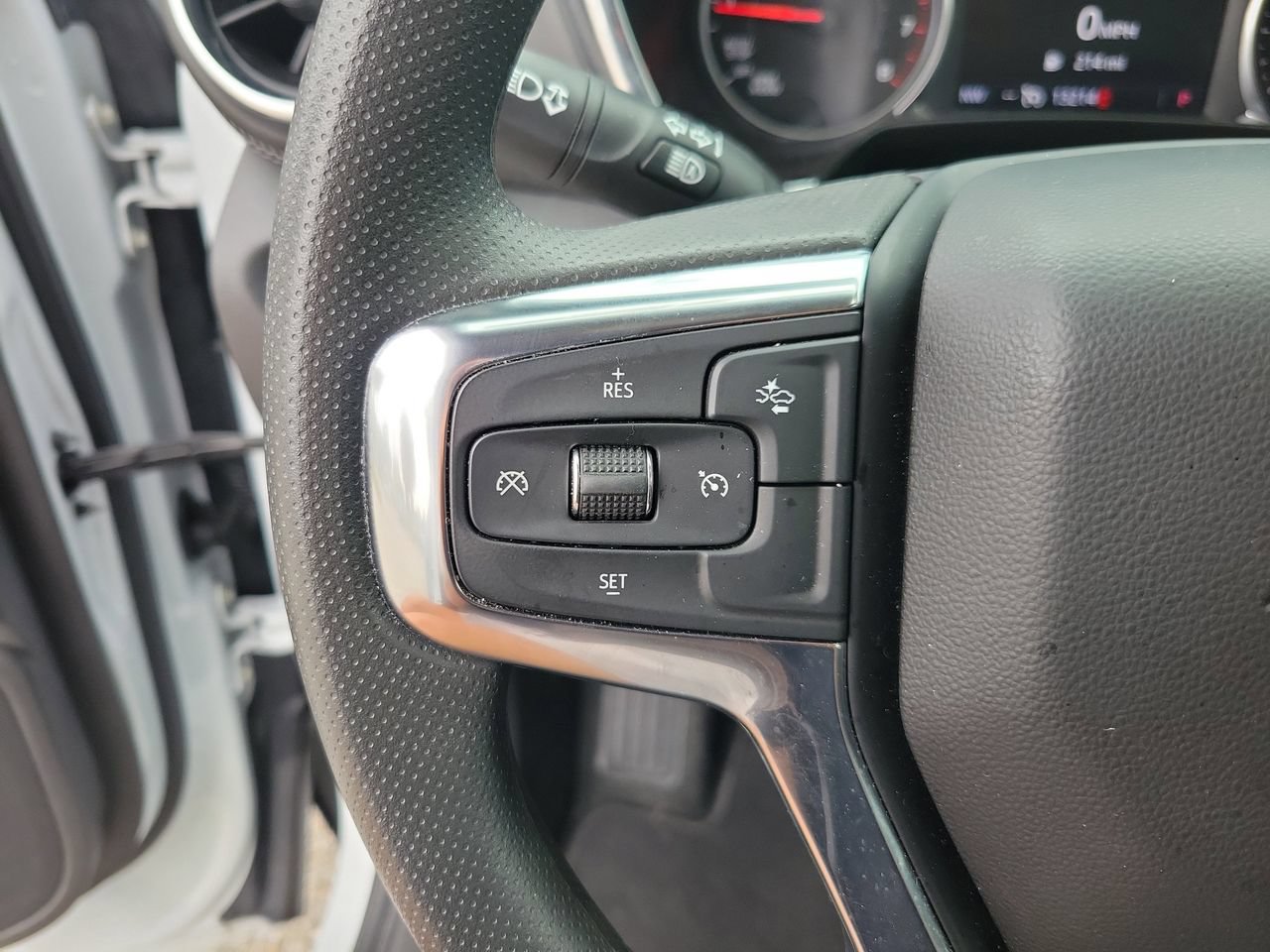Used 2025 Chevrolet Blazer LT FWD image 18