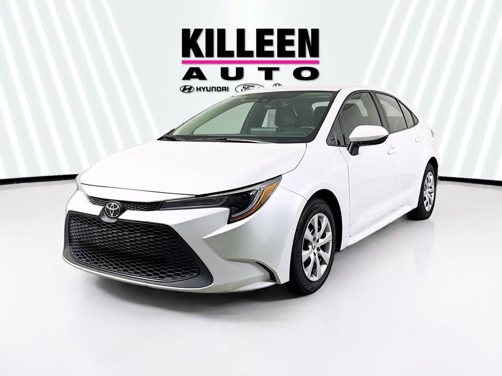 Used 2022 Toyota Corolla LE image 3