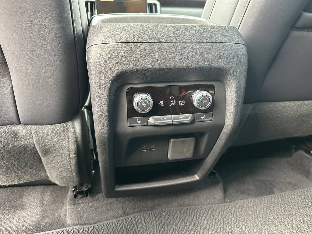 Used 2024 GMC Acadia Denali w/ Super Cruise Package FWD image 23