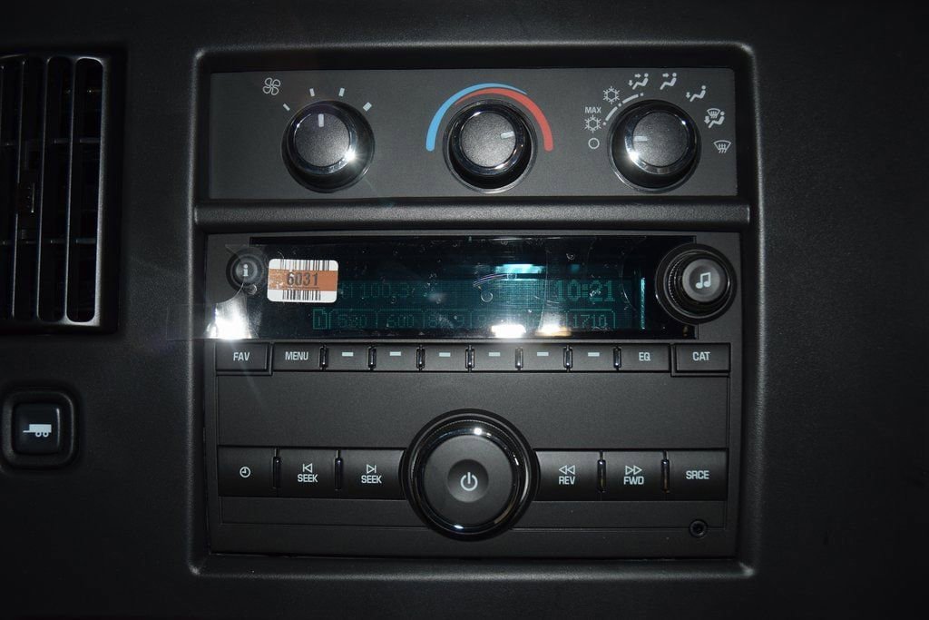 New 2025 Chevrolet Express 3500 w/ Power Convenience Package RWD image 19