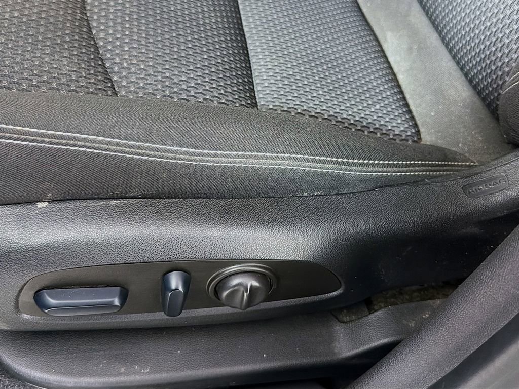 Used 2024 GMC Terrain SLE w/ Driver Convenience Package FWD image 21