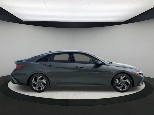 New 2025 Hyundai Elantra Sport image 8