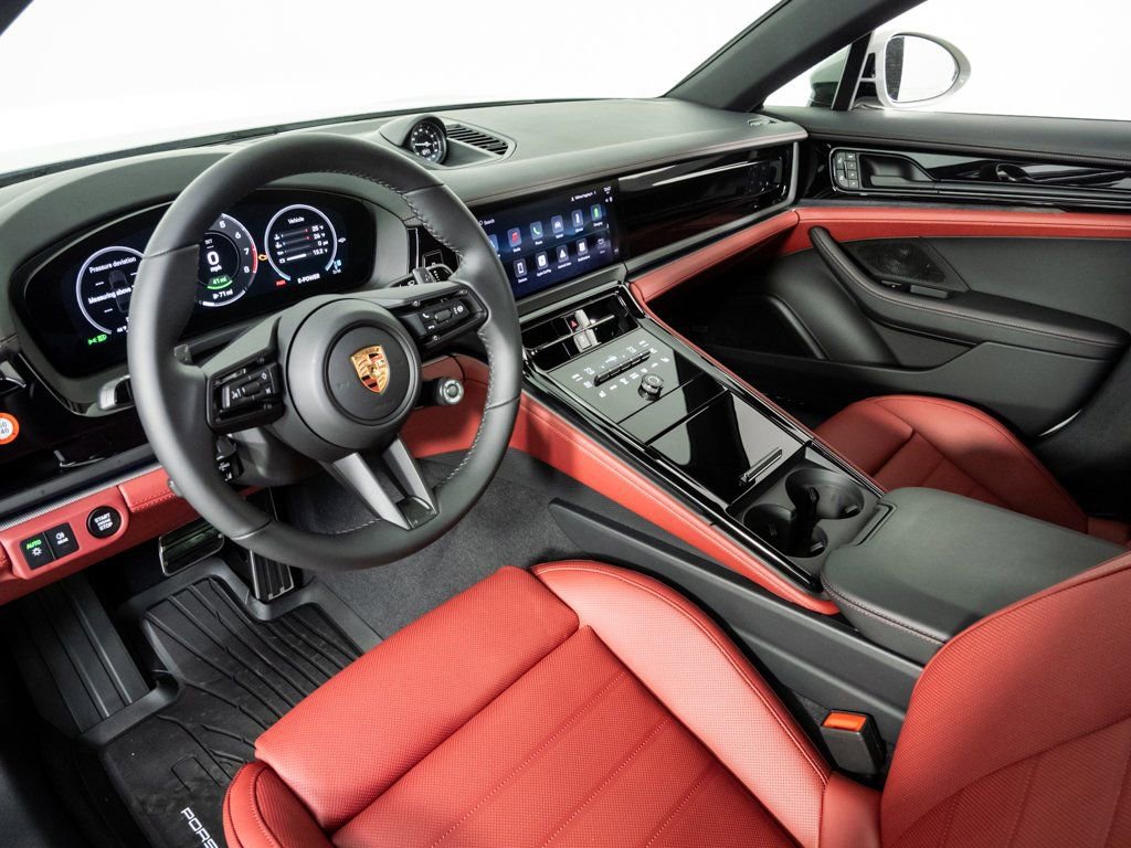 New 2026 Porsche Panamera 4 image 4