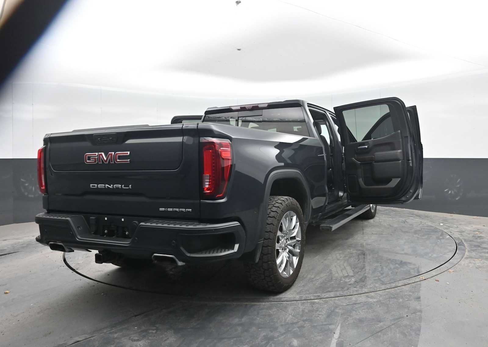 Used 2021 GMC Sierra 1500 Denali w/ Denali Ultimate Package AWD/4WD image 56