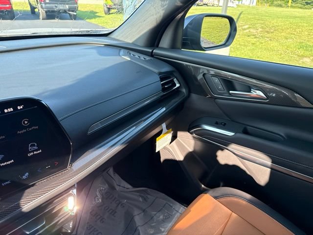 New 2027 Chevrolet Traverse Z71 w/ LPO, Floor Liner Package AWD/4WD image 36