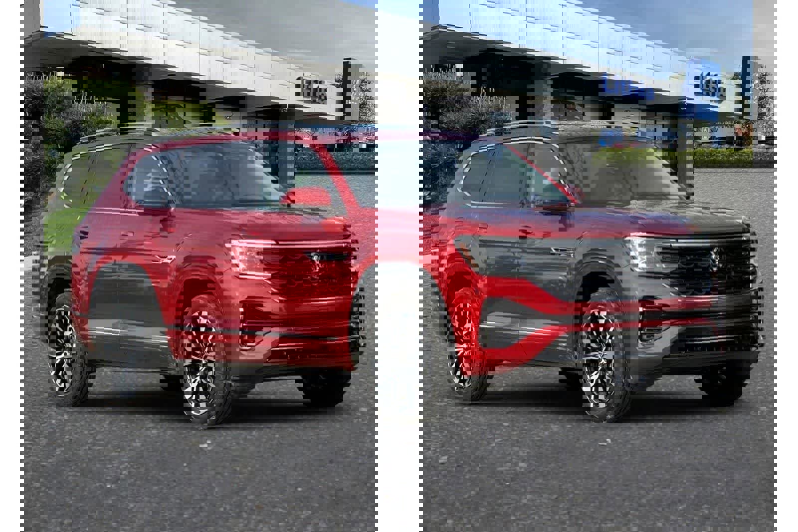 Used 2024 Volkswagen Atlas SEL Premium R-Line image 11