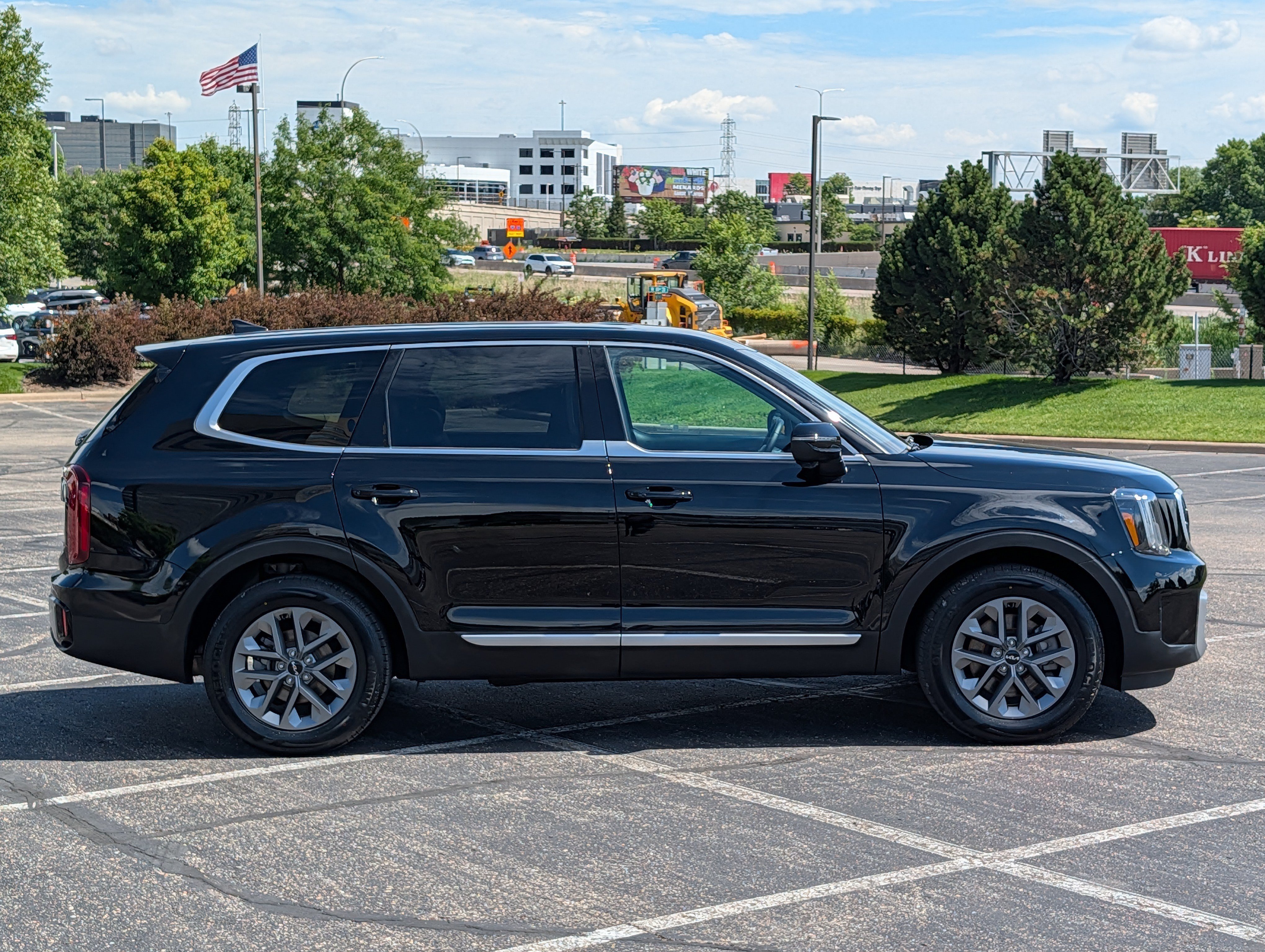 Certified 2023 Kia Telluride LX AWD/4WD image 8