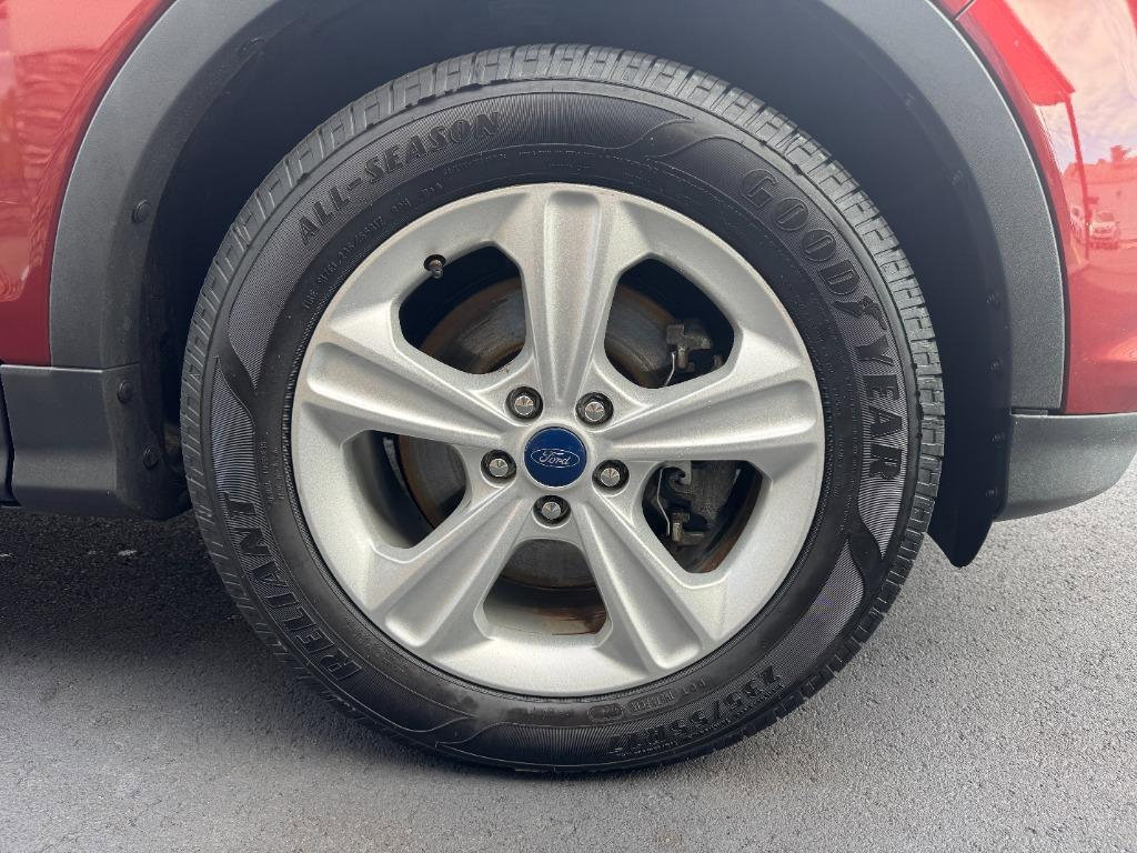 Used 2015 Ford Escape SE image 12