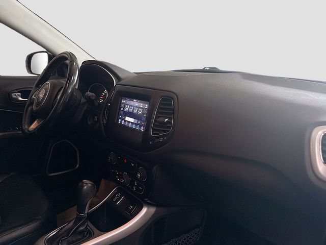 Used 2018 Jeep Compass Latitude w/ Popular Equipment Group FWD image 28