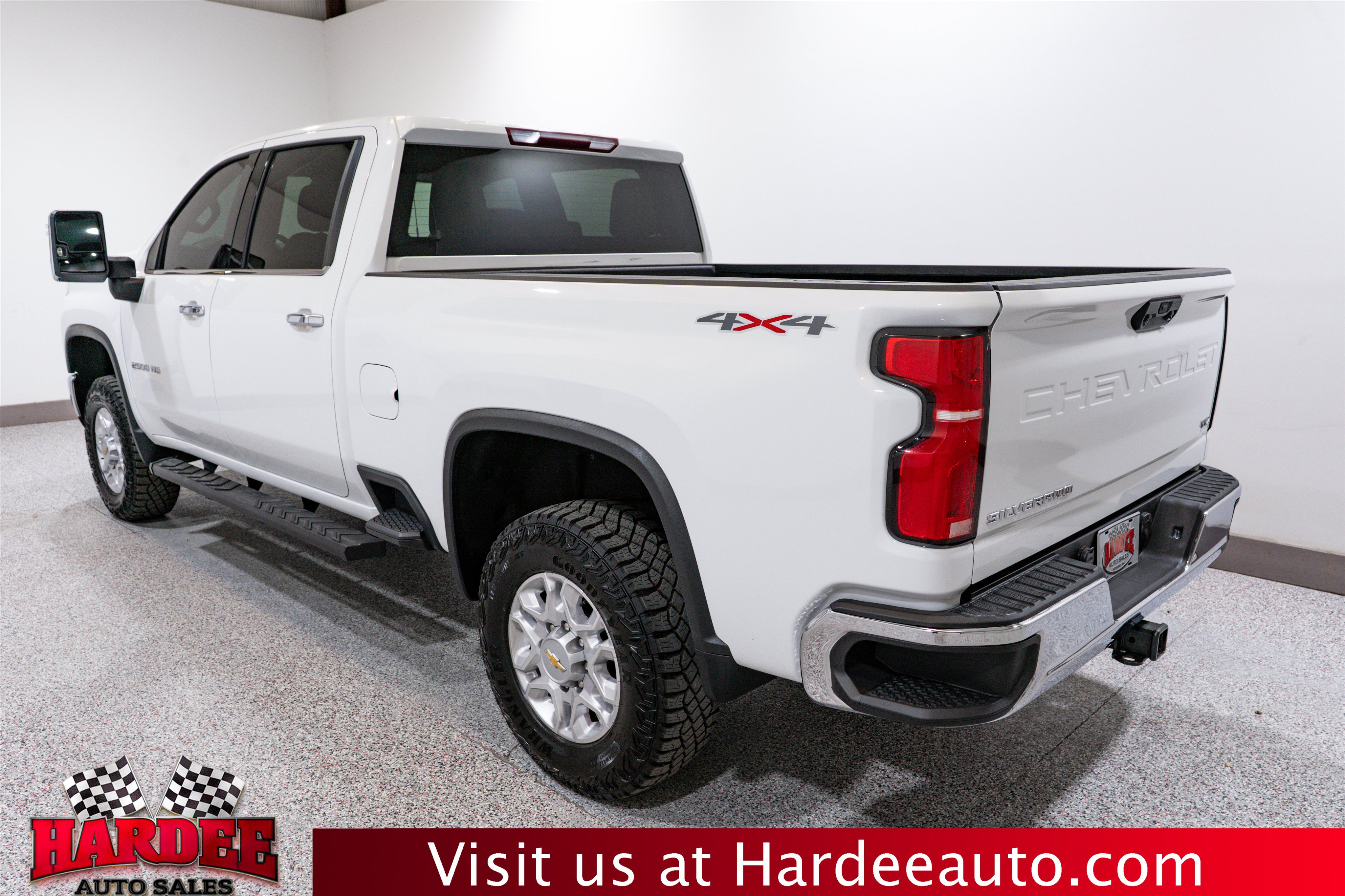 Used 2024 Chevrolet Silverado 2500 LTZ w/ LTZ Convenience Package AWD/4WD image 3
