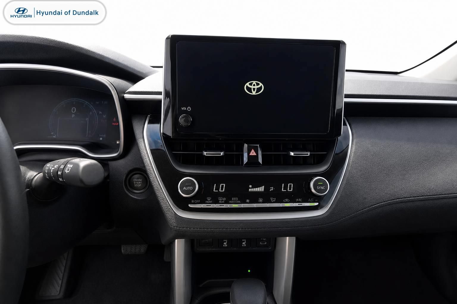 Used 2025 Toyota Corolla Cross XLE w/ Convenience Package FWD image 10