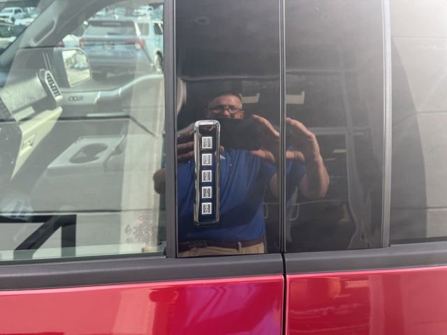 Used 2019 Ford F150 XLT w/ Equipment Group 302A Luxury image 10