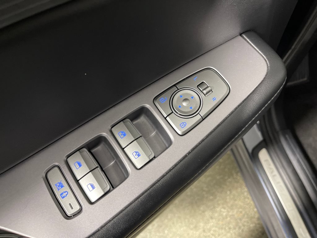 Certified 2024 Hyundai Palisade Limited FWD image 18
