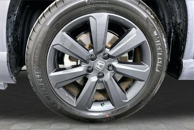 Used 2024 Honda Pilot Sport image 32