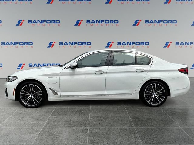 Used 2021 BMW 530e w/ Parking Assistance Package RWD image 2