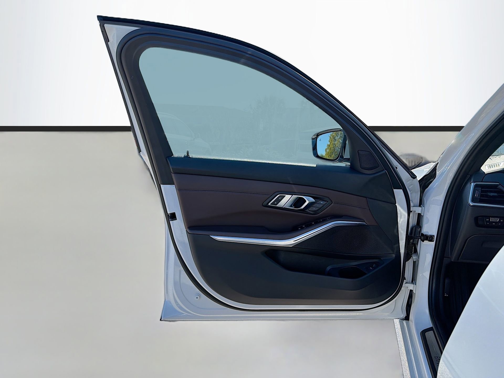 Used 2019 BMW 330i Sedan w/ Premium Package image 24