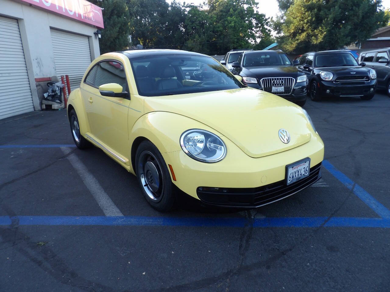 Used 2012 Volkswagen Beetle 2.5 FWD image 2