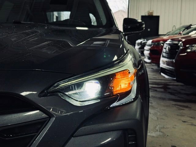 Used 2023 Subaru Outback Limited image 3