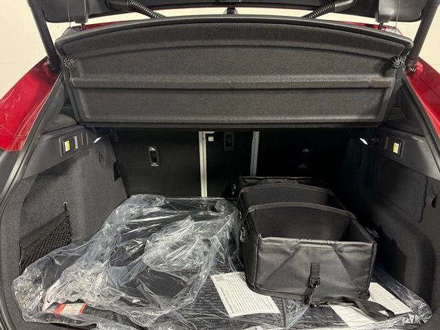 New 2025 Jaguar F-PACE R-Dynamic S image 18