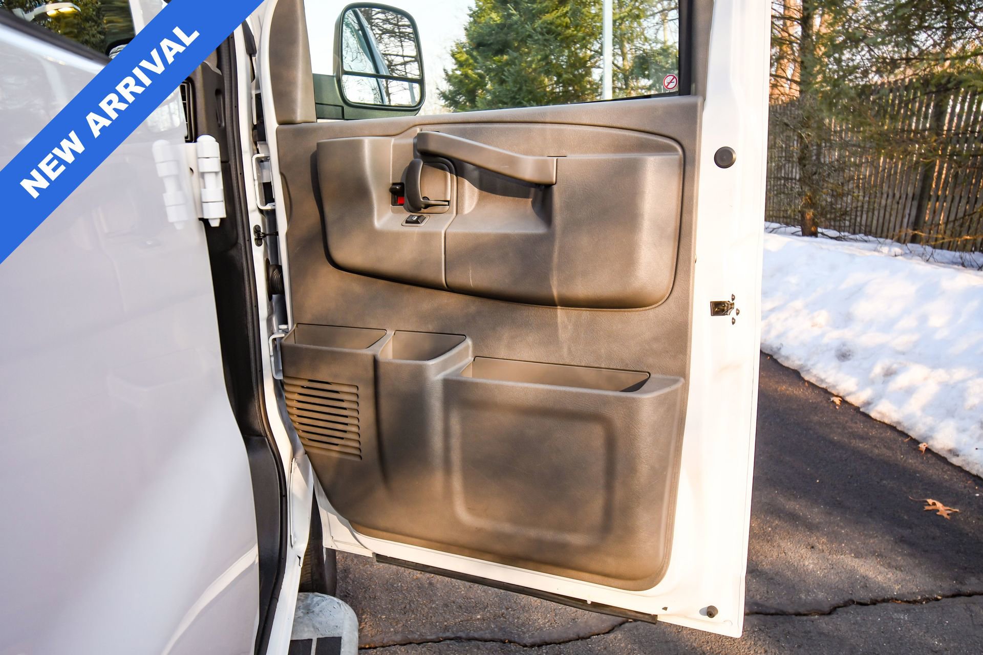 Used 2024 Chevrolet Express 2500 w/ Driver Convenience Package image 39