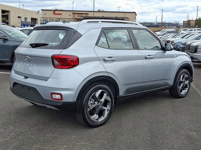 Used 2023 Hyundai Venue SEL image 6